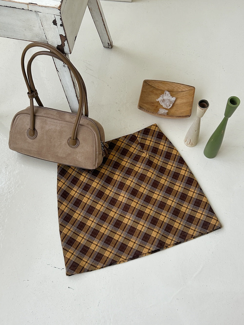 <SL1243604> suede shoulder bag