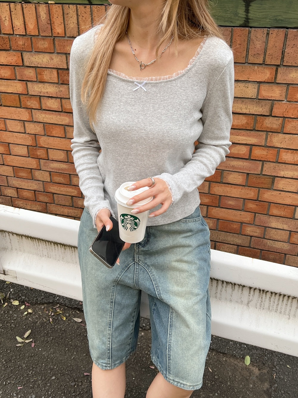 <SL2243675> ribbon point tops