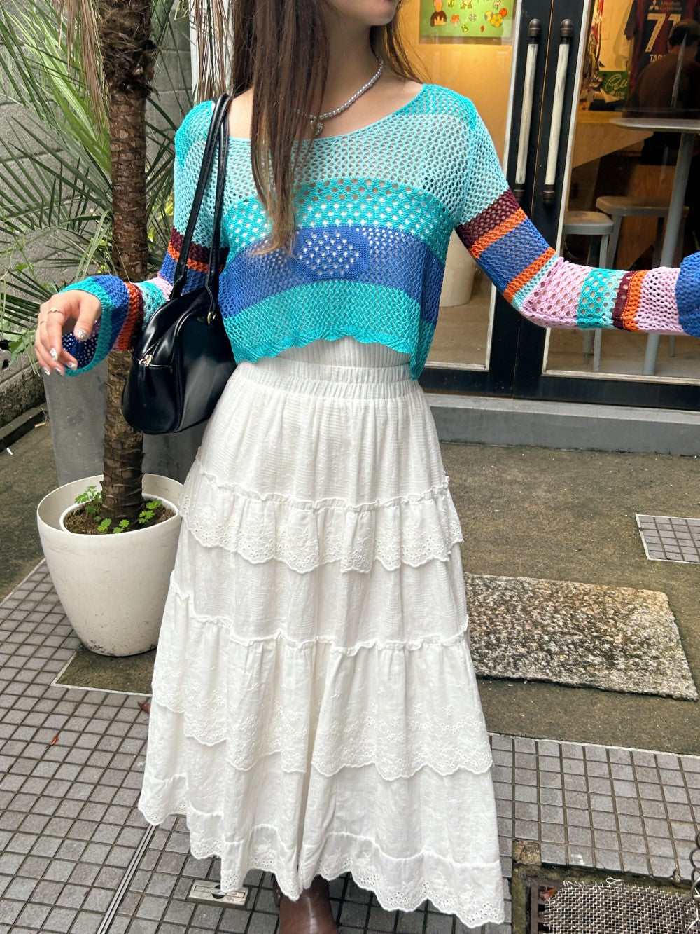 <SL2243618> マルチメッシュクロップドトップス