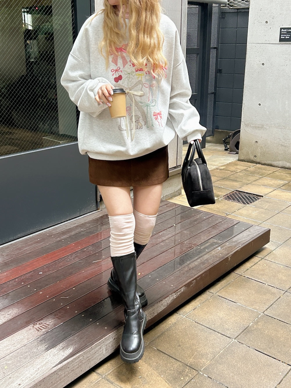<SL2243664> ribbon vintage design sweat