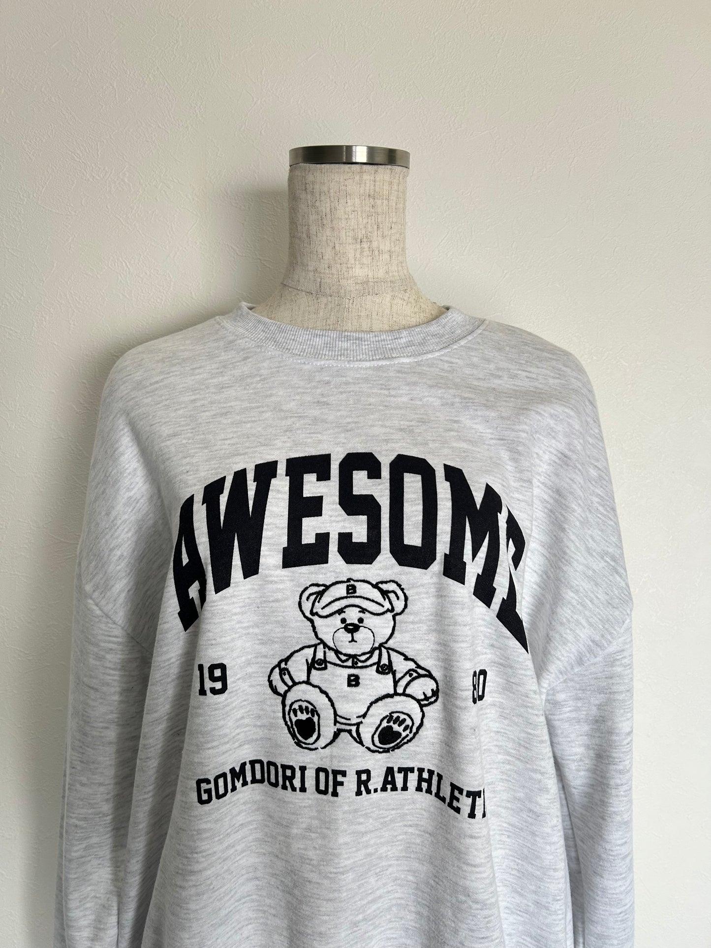 <SL2233685> bear sweat