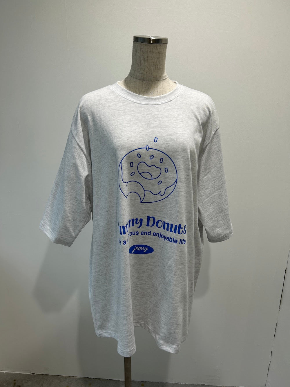 <SL2241619> doughnut tee