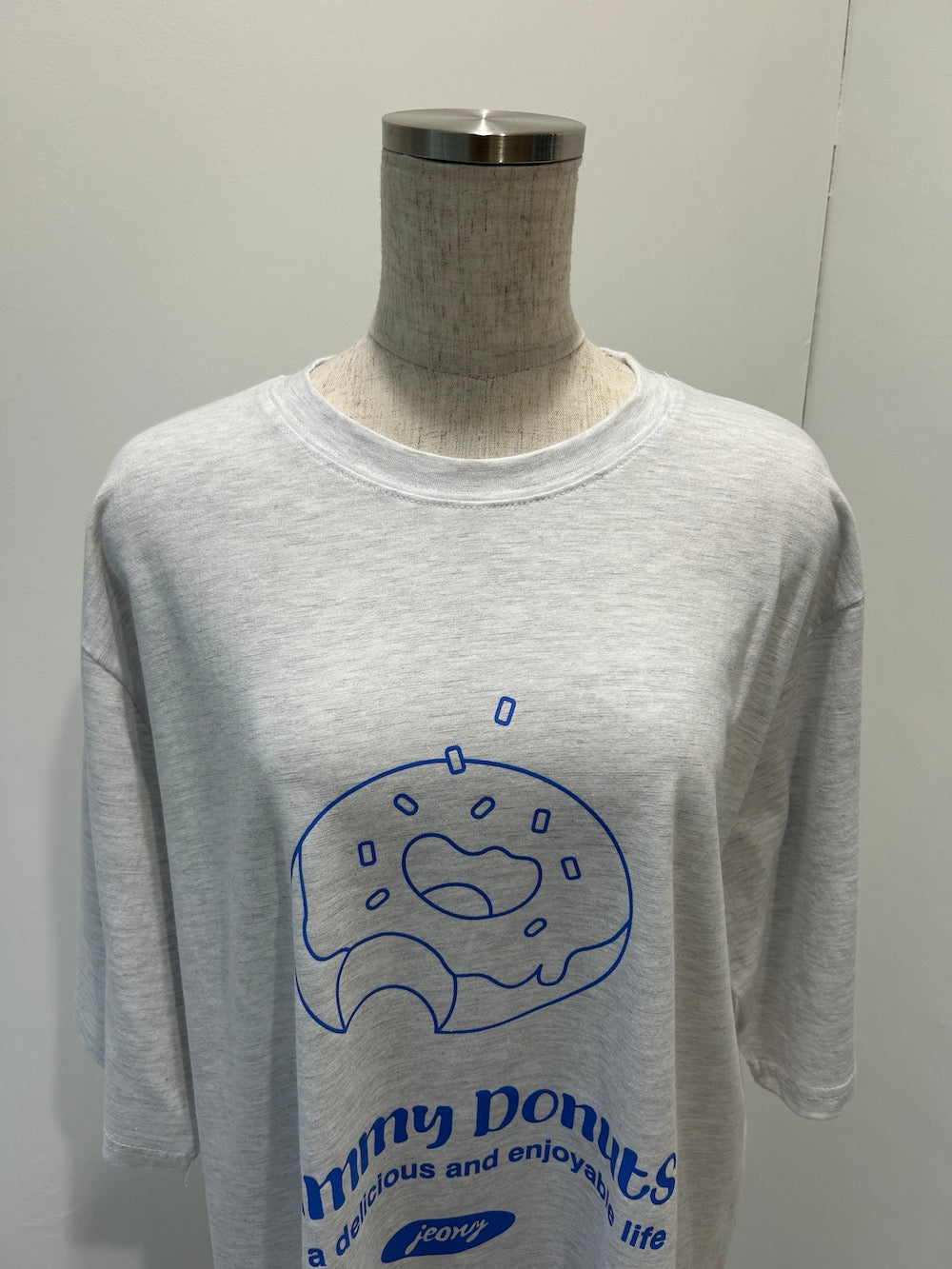 <SL2241619> doughnut tee