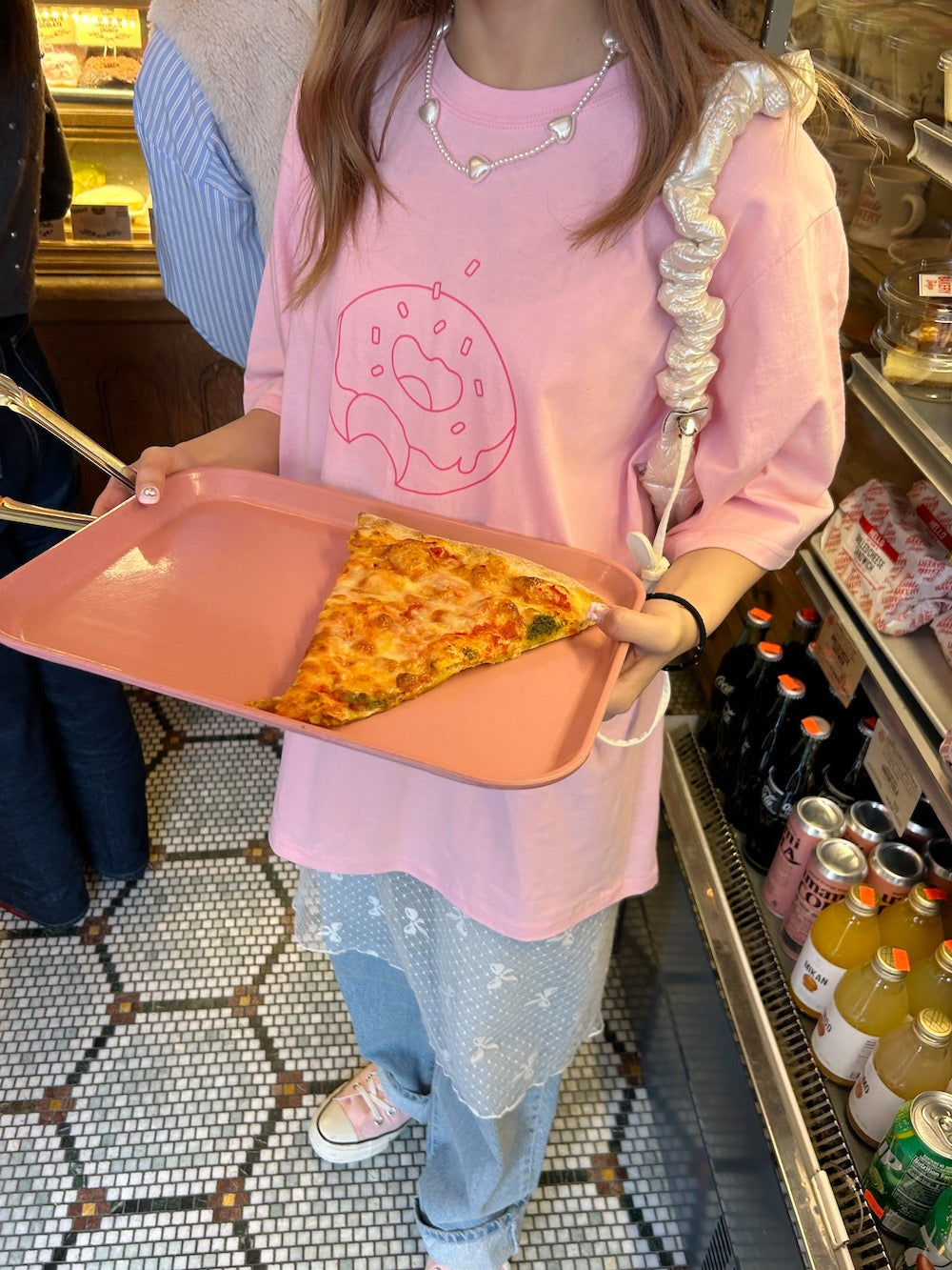 <SL2241619> doughnut tee