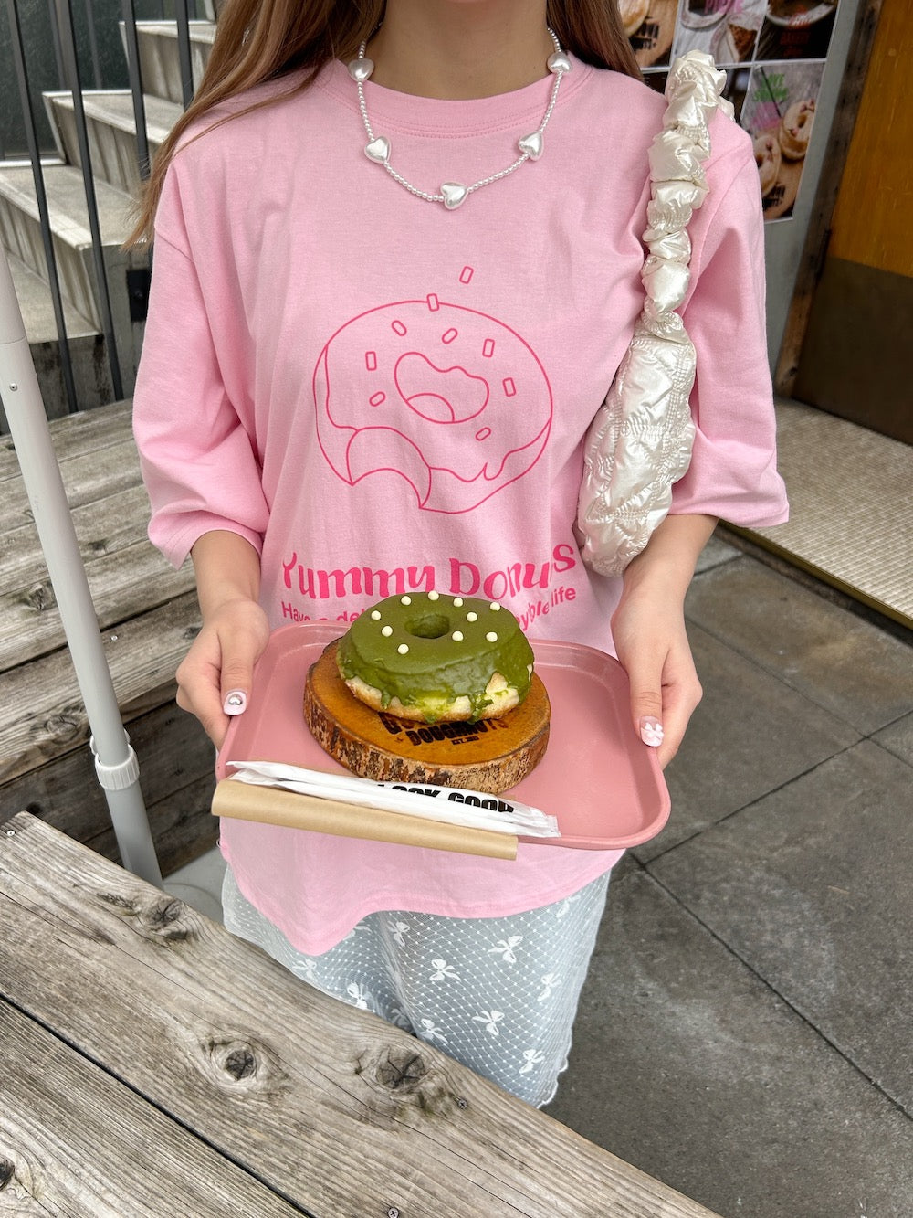 <SL2241619> doughnut tee