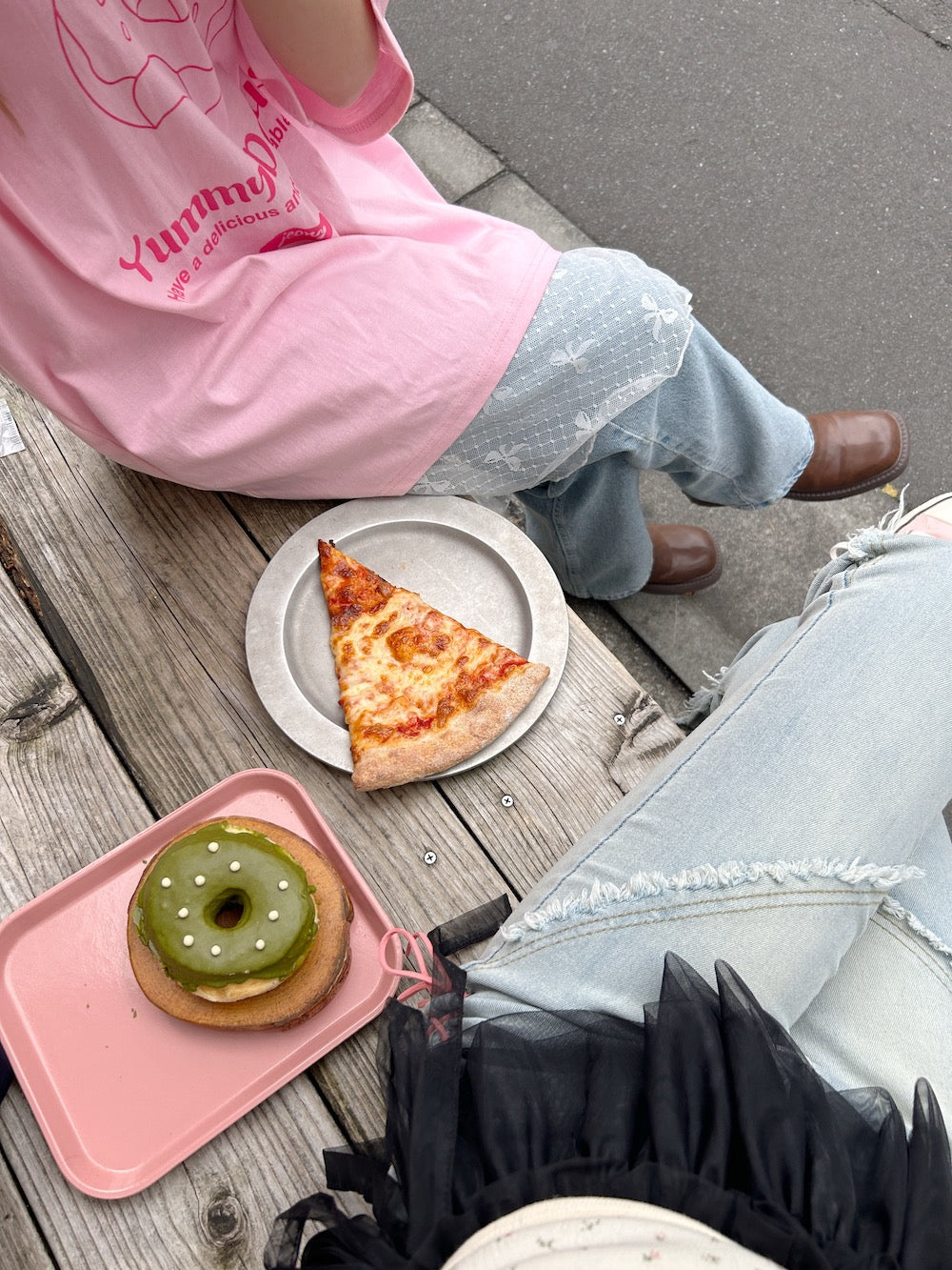 <SL2241619> doughnut tee