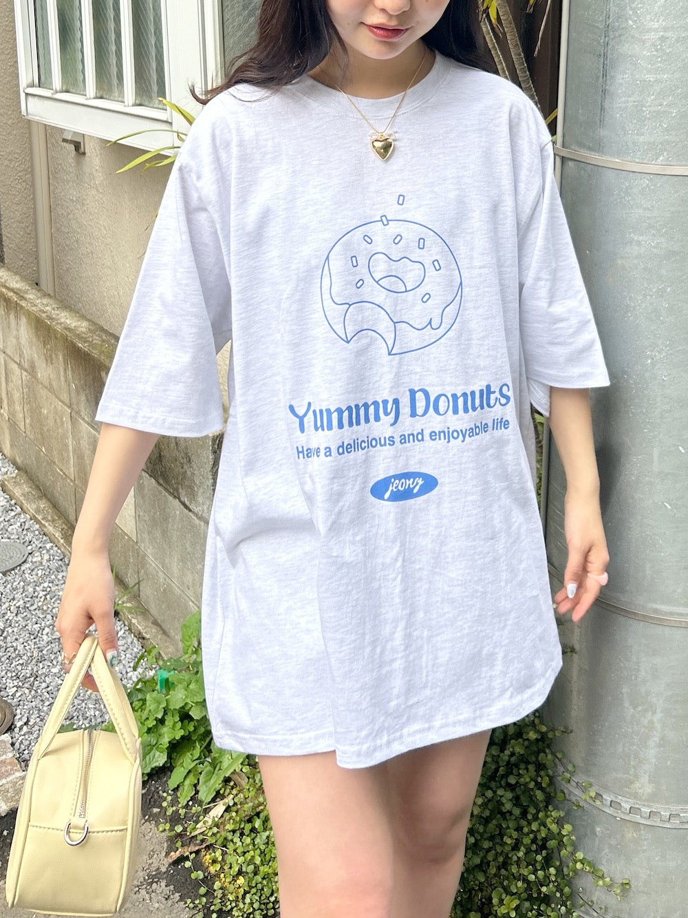 <SL2241619> doughnut tee