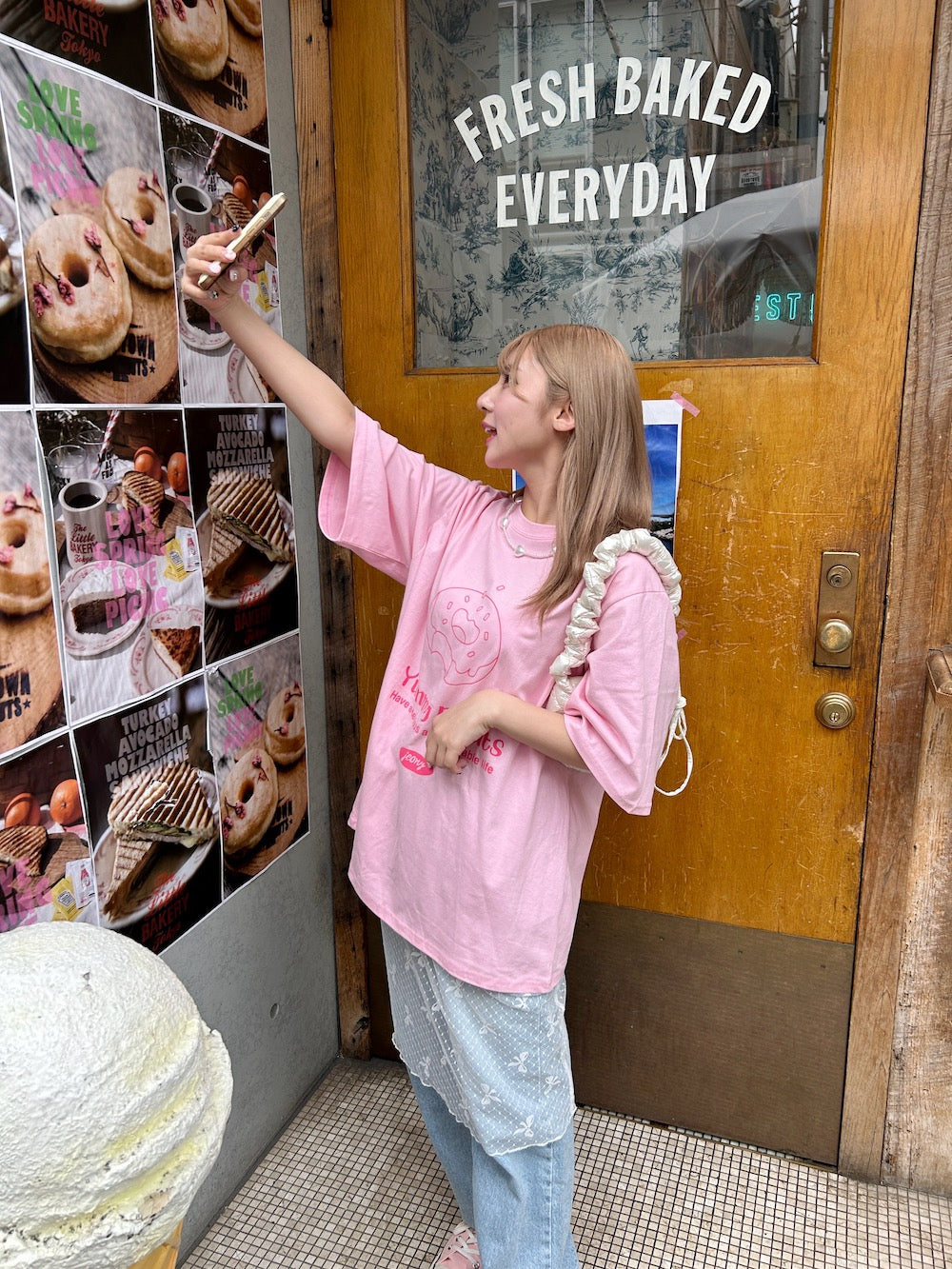 <SL2241619> doughnut tee