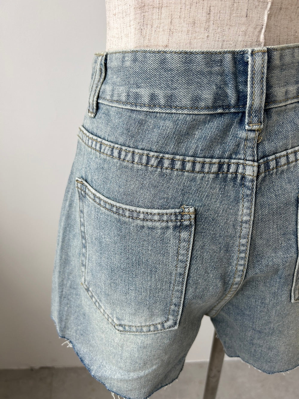 <LE2242914> ビジューデニムショートパンツ