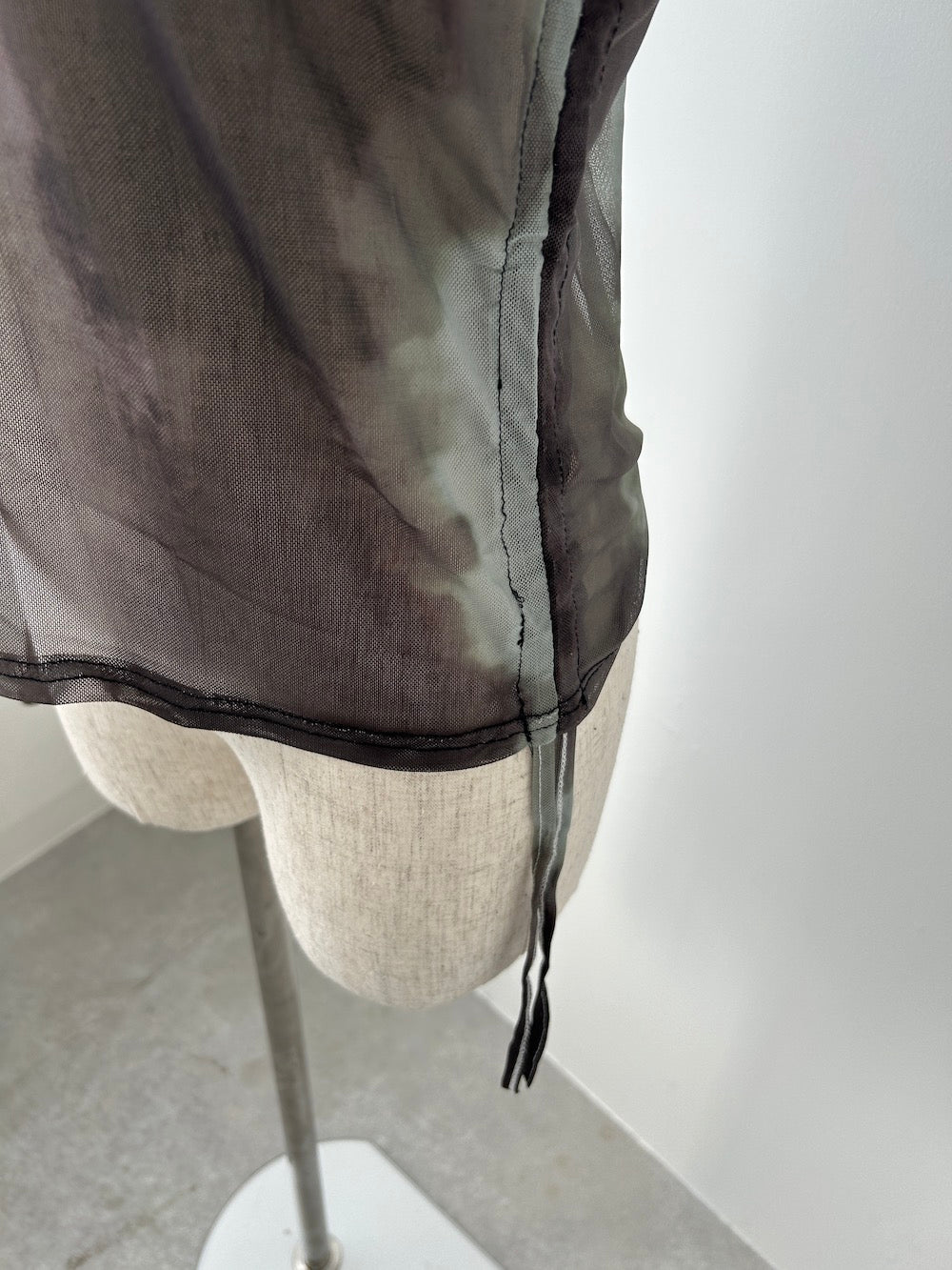 ¥1,000円オフ!<GR2242501> サイドドロストシアートップス