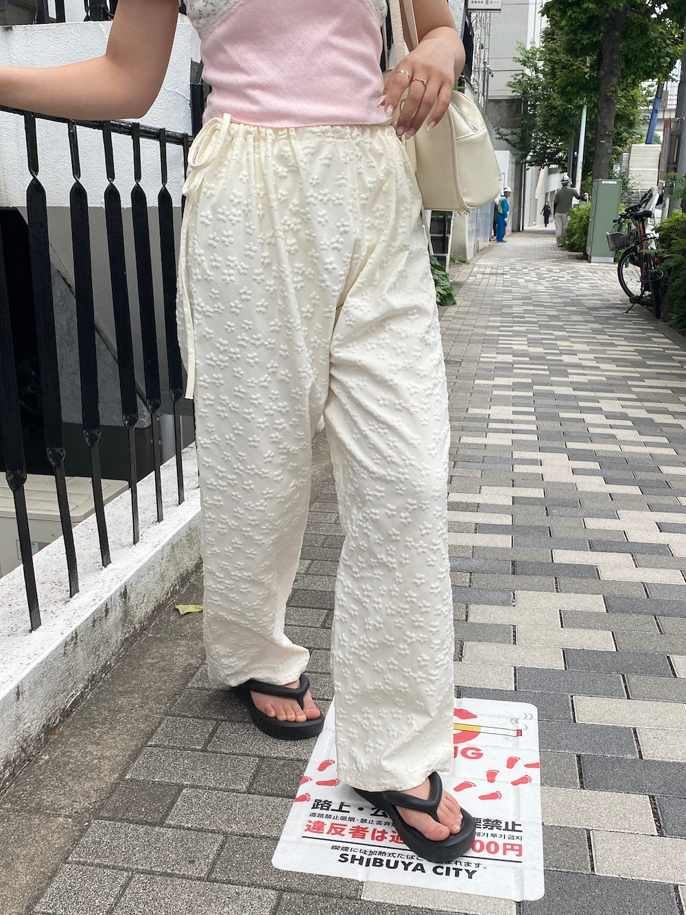 <SL2241665> フラワーエンボスパンツ