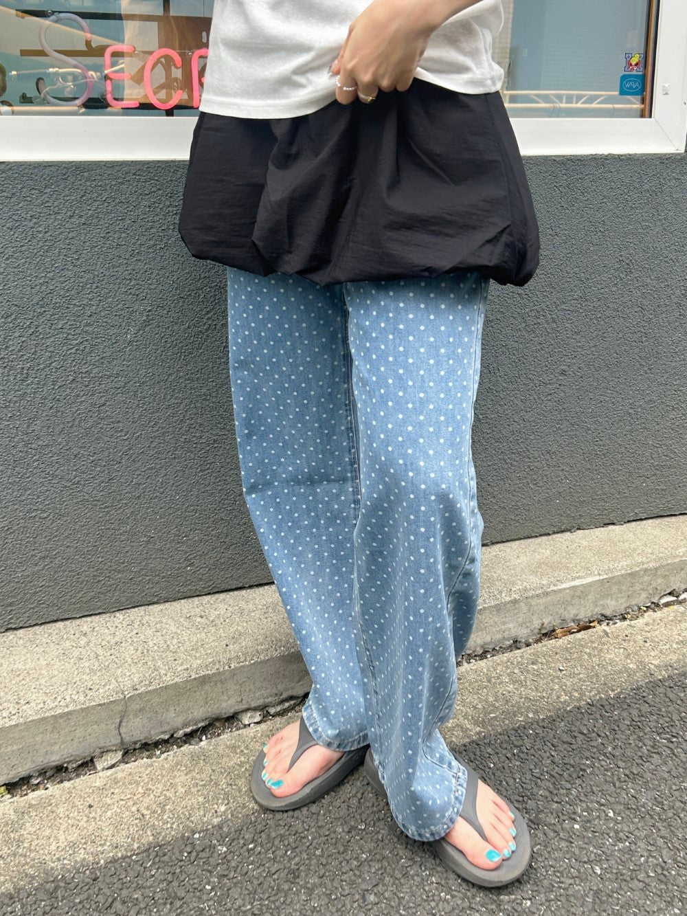<SL2242647> dot denim pants