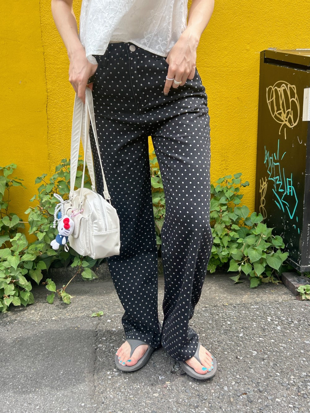 <SL2242647> dot denim pants