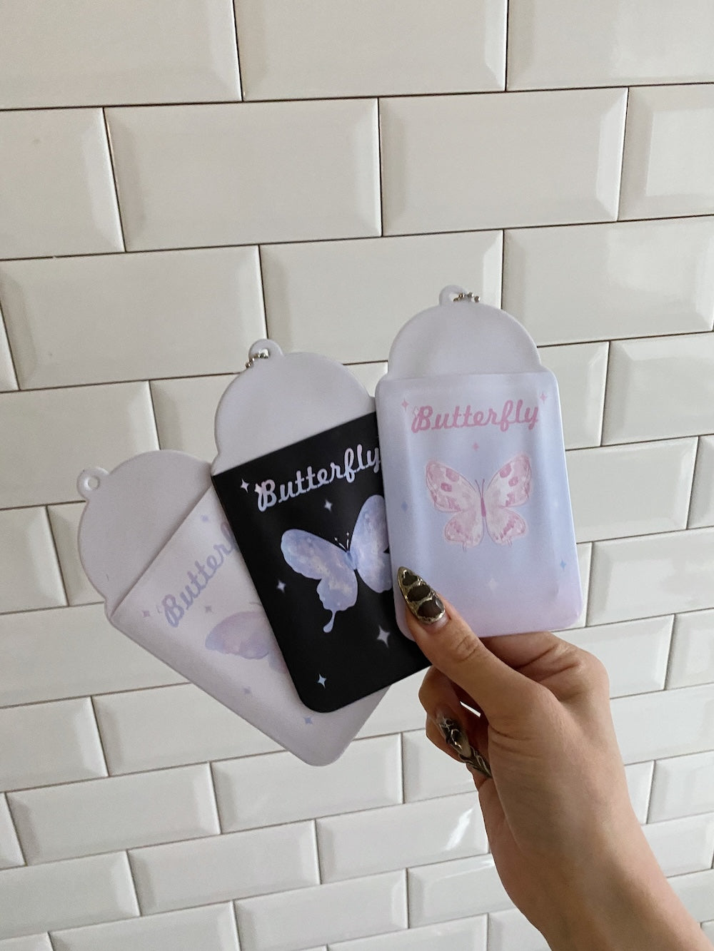 <WO4242609> バタフライトレカケース