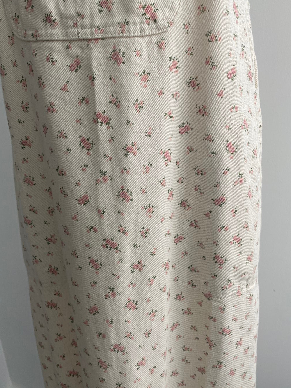<SL2242660> 小花柄サロペットスカート