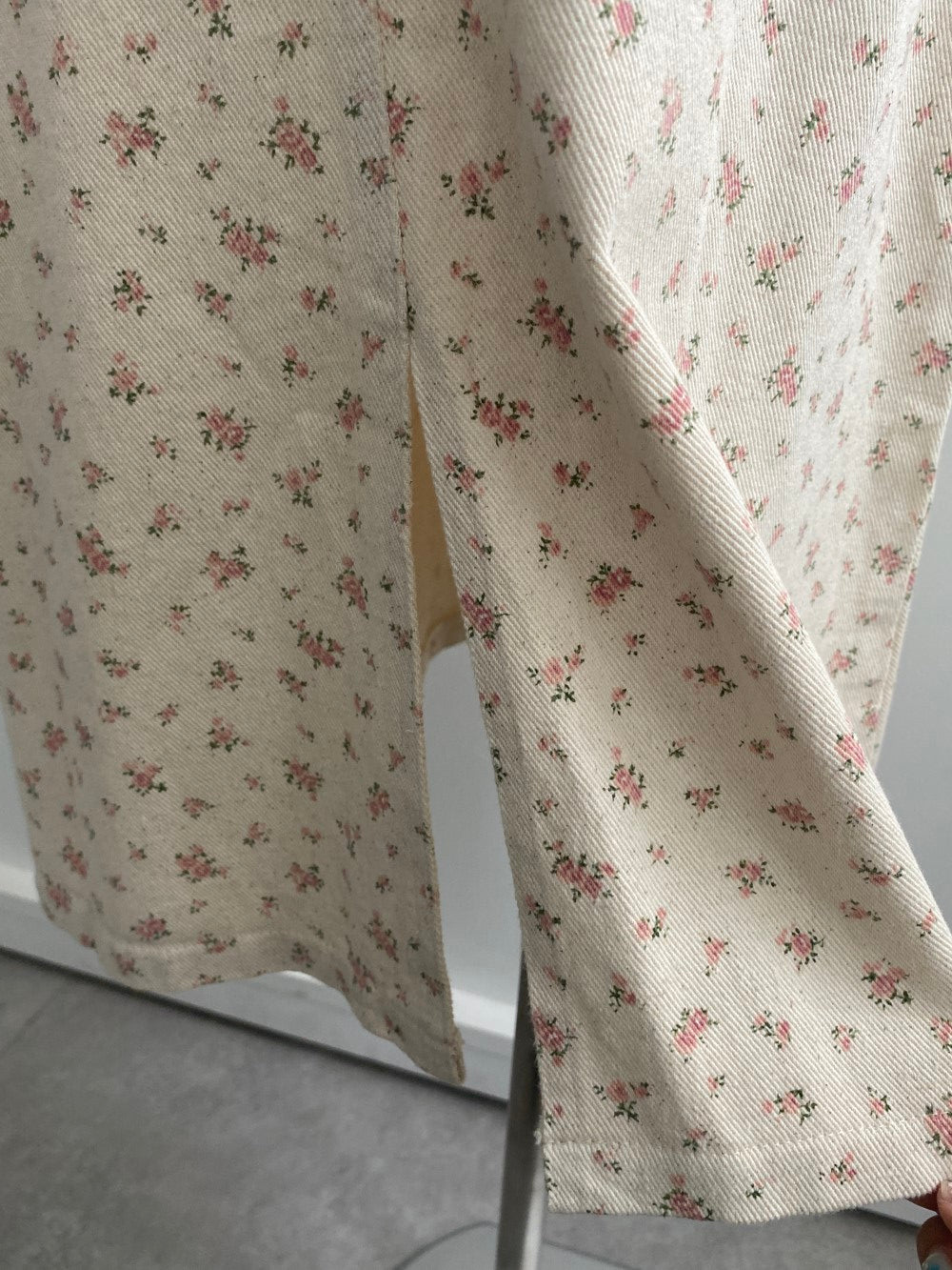 <SL2242660> 小花柄サロペットスカート