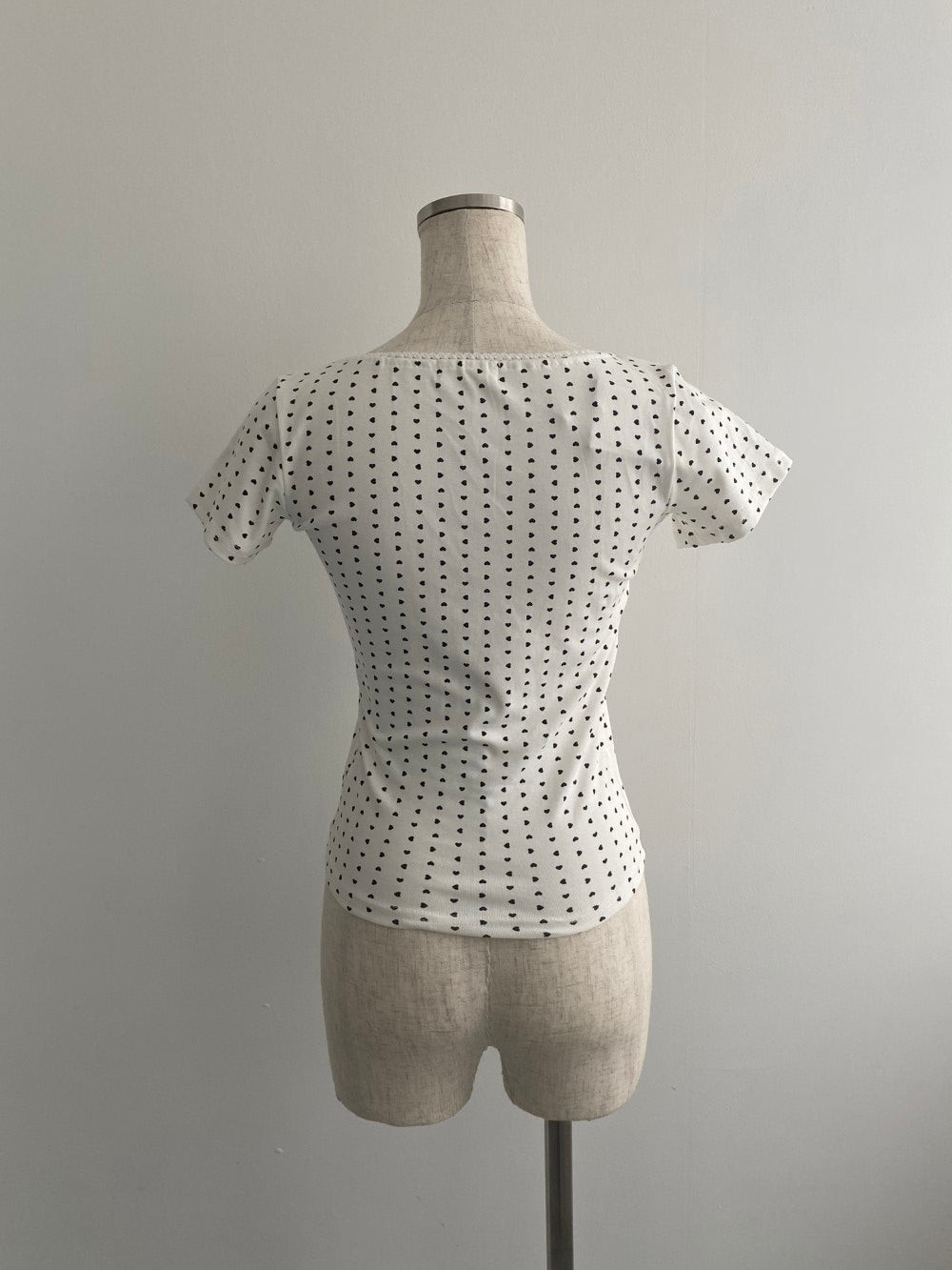 <SL2242664> dot square tops