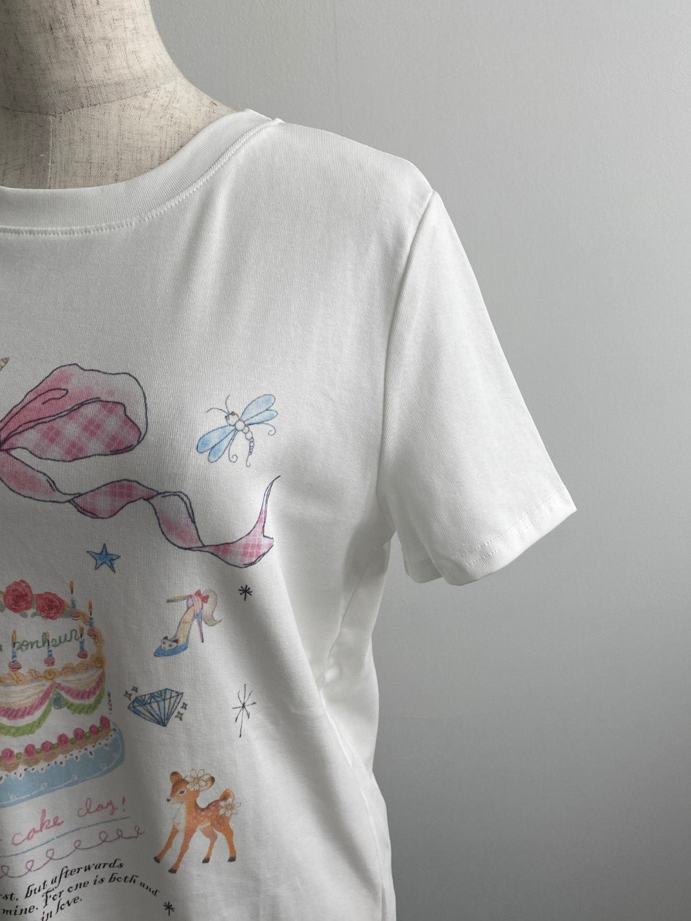 <SL2242621> vintage ribbon cake tee
