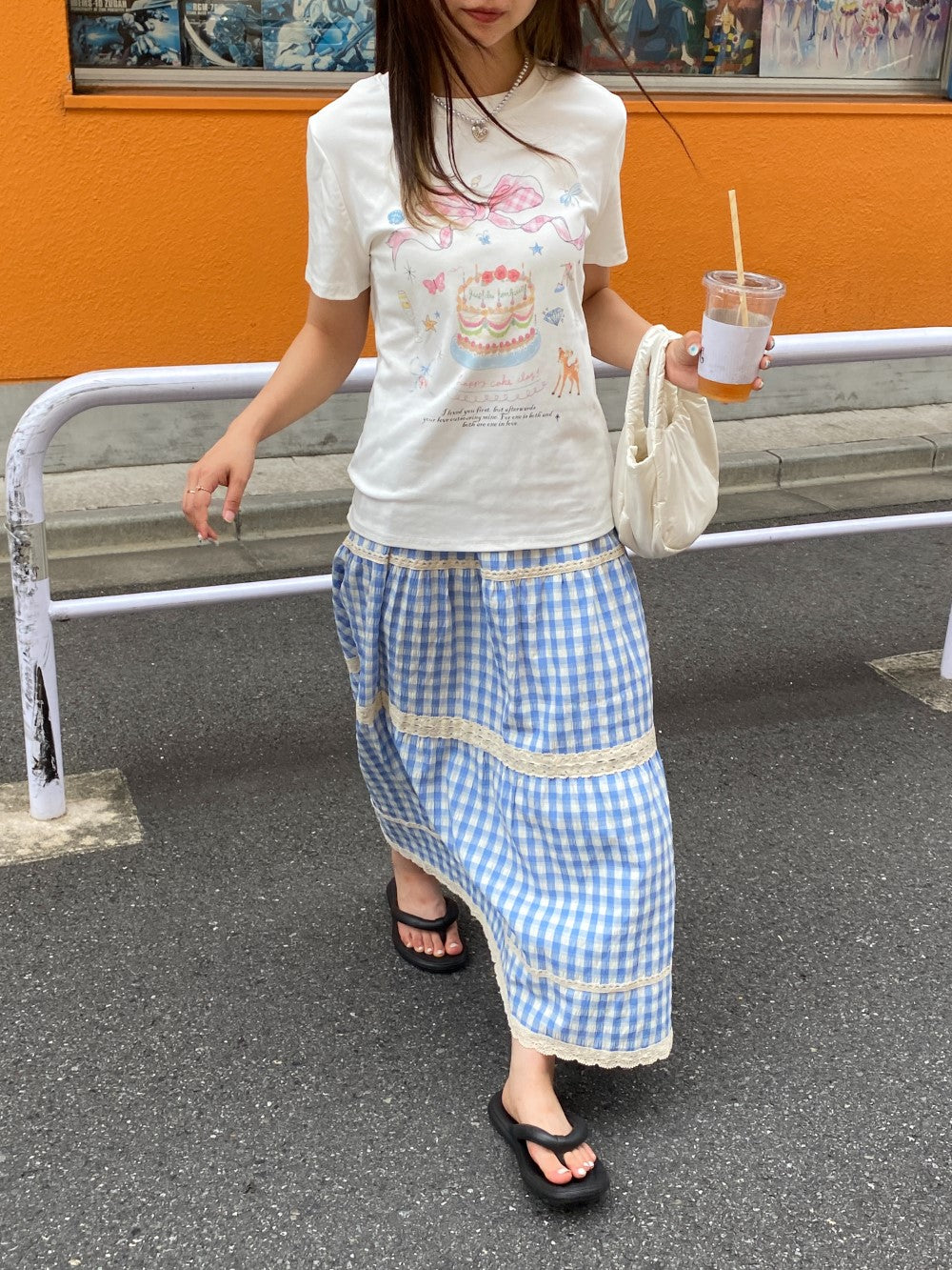 <SL2242621> vintage ribbon cake tee