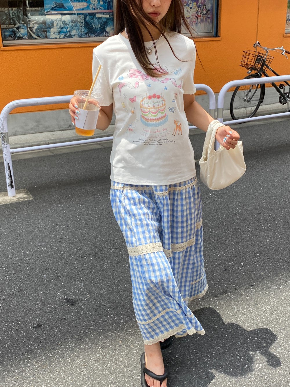 <SL2242621> vintage ribbon cake tee