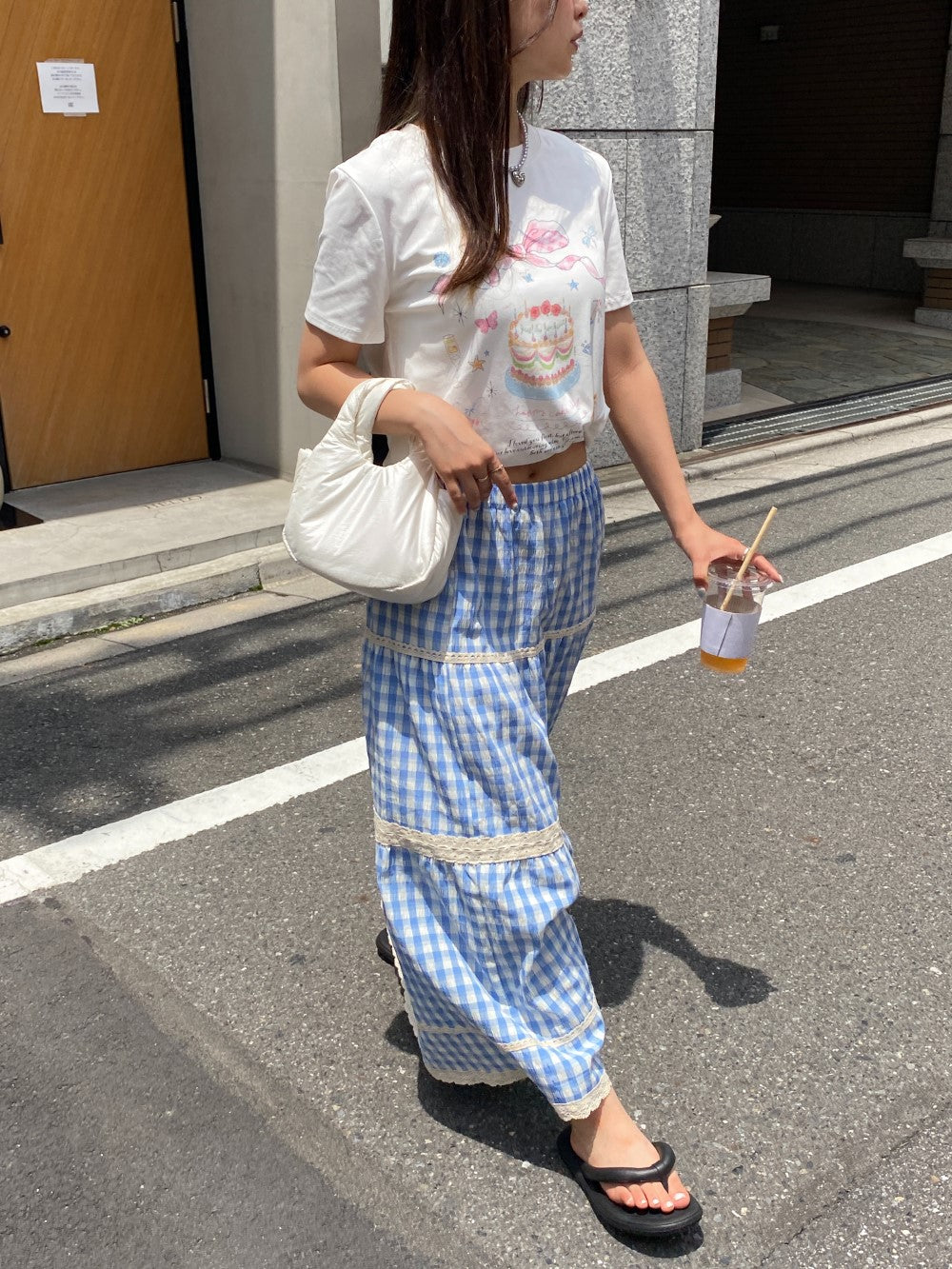 <SL2242621> vintage ribbon cake tee