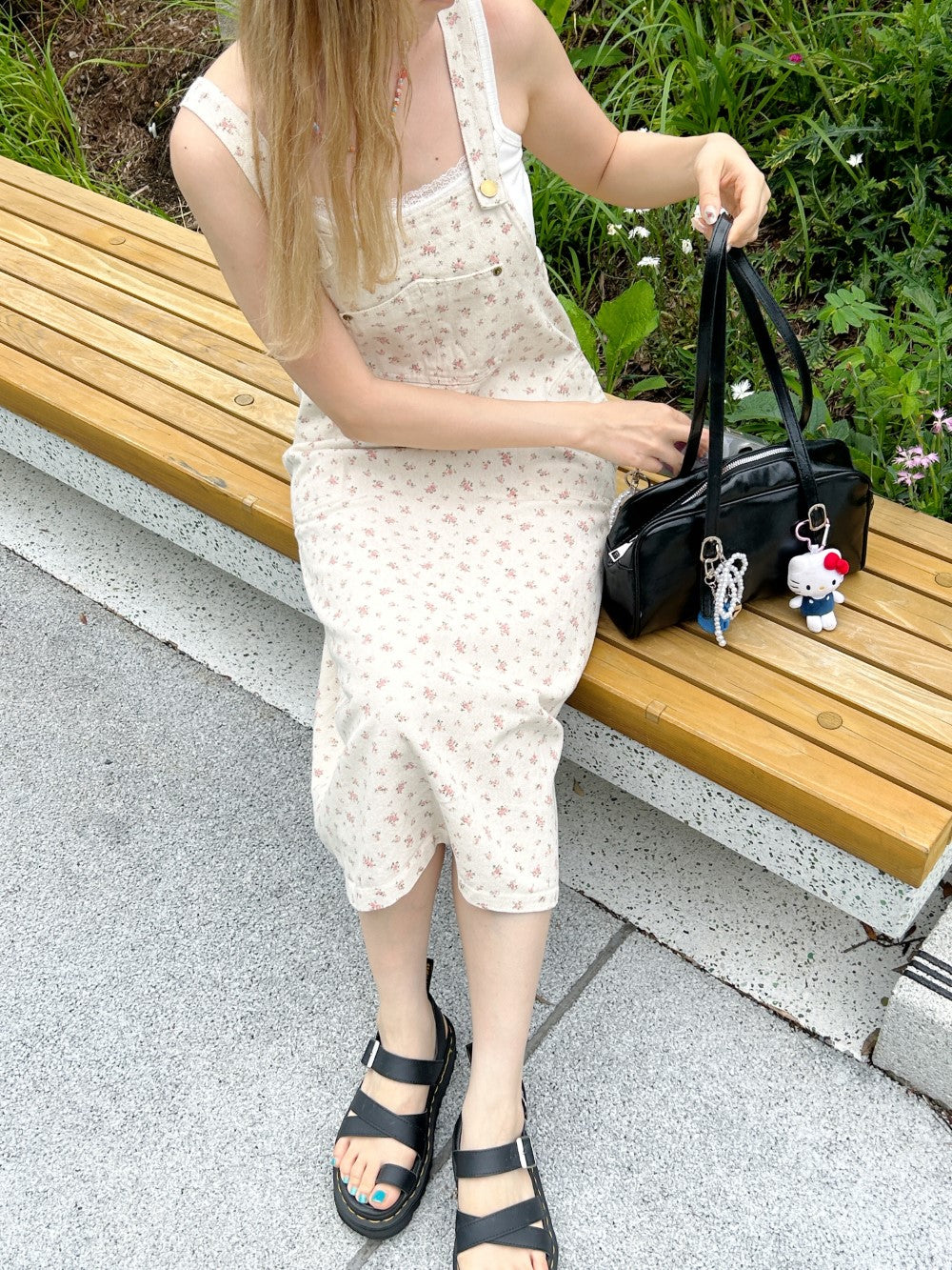 <SL2242660> 小花柄サロペットスカート