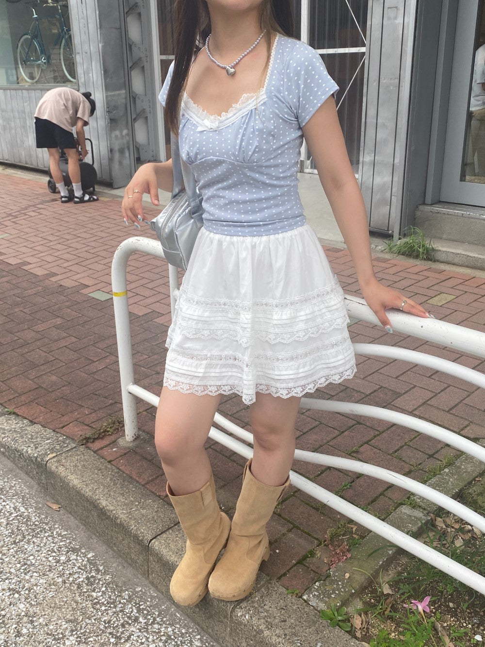 <SL2242664> dot square tops