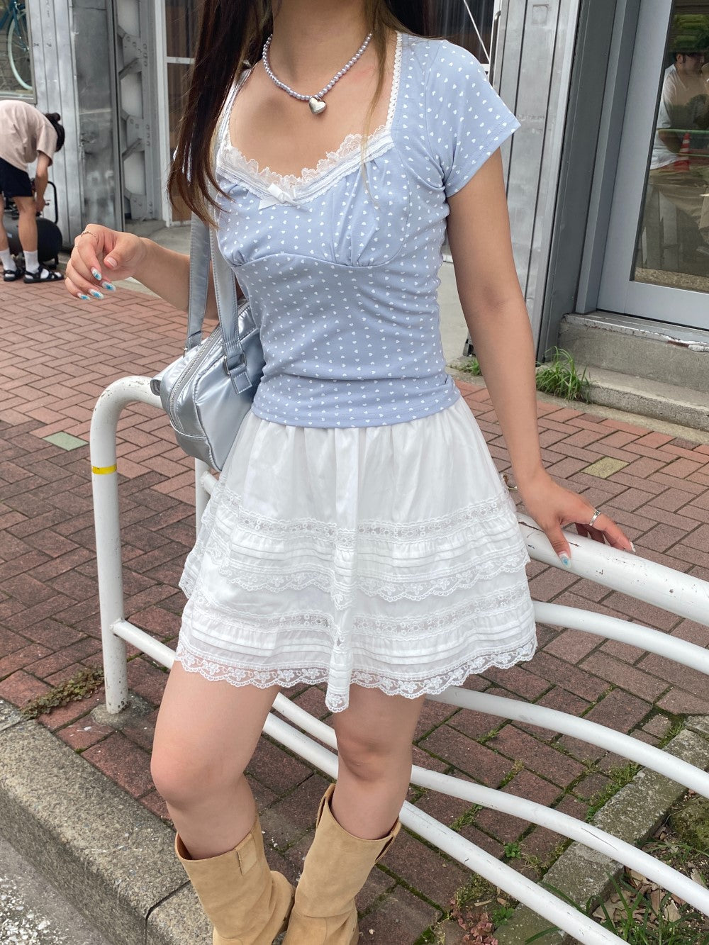 <SL2242664> dot square tops