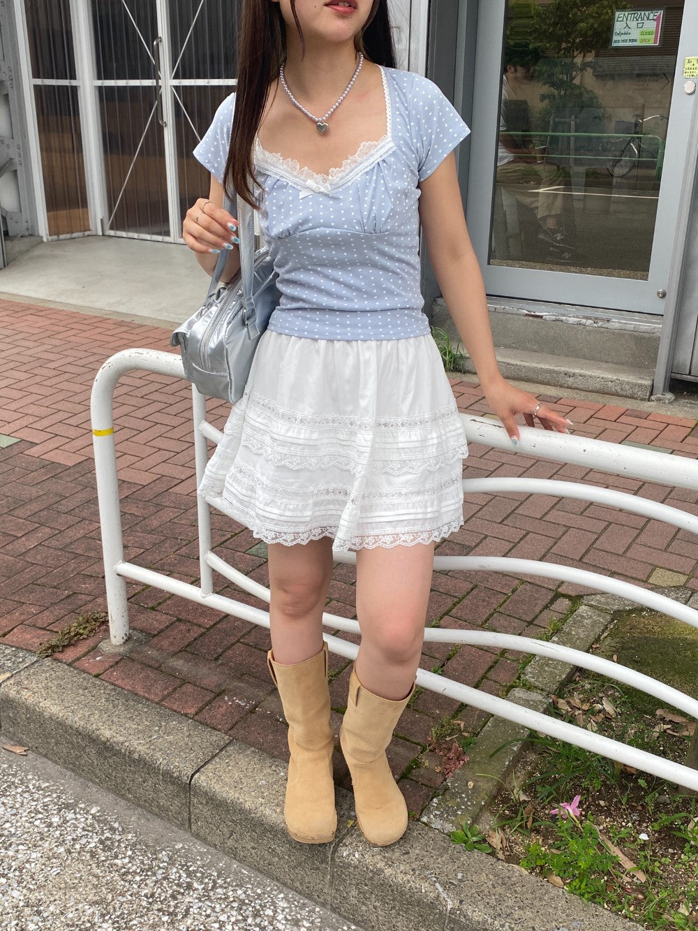 <SL2242664> dot square tops