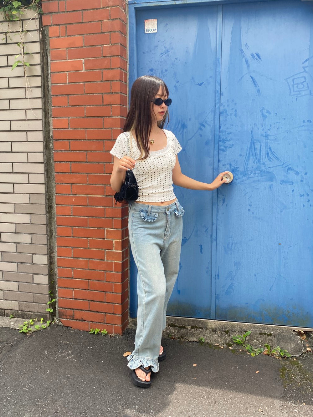<SL2242664> dot square tops