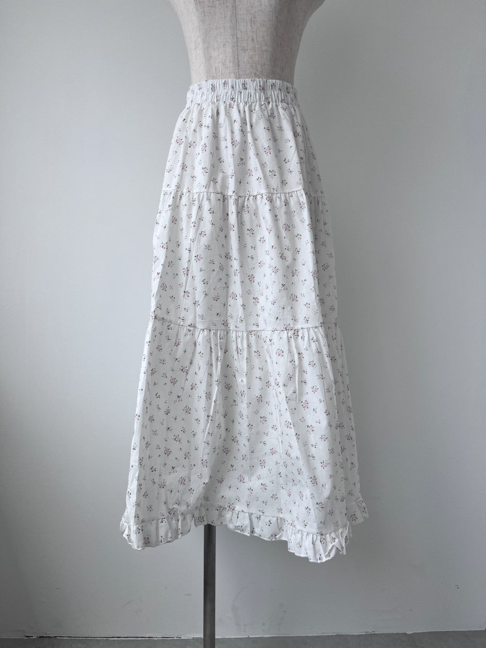 <SL2242645> fancy flower skirt