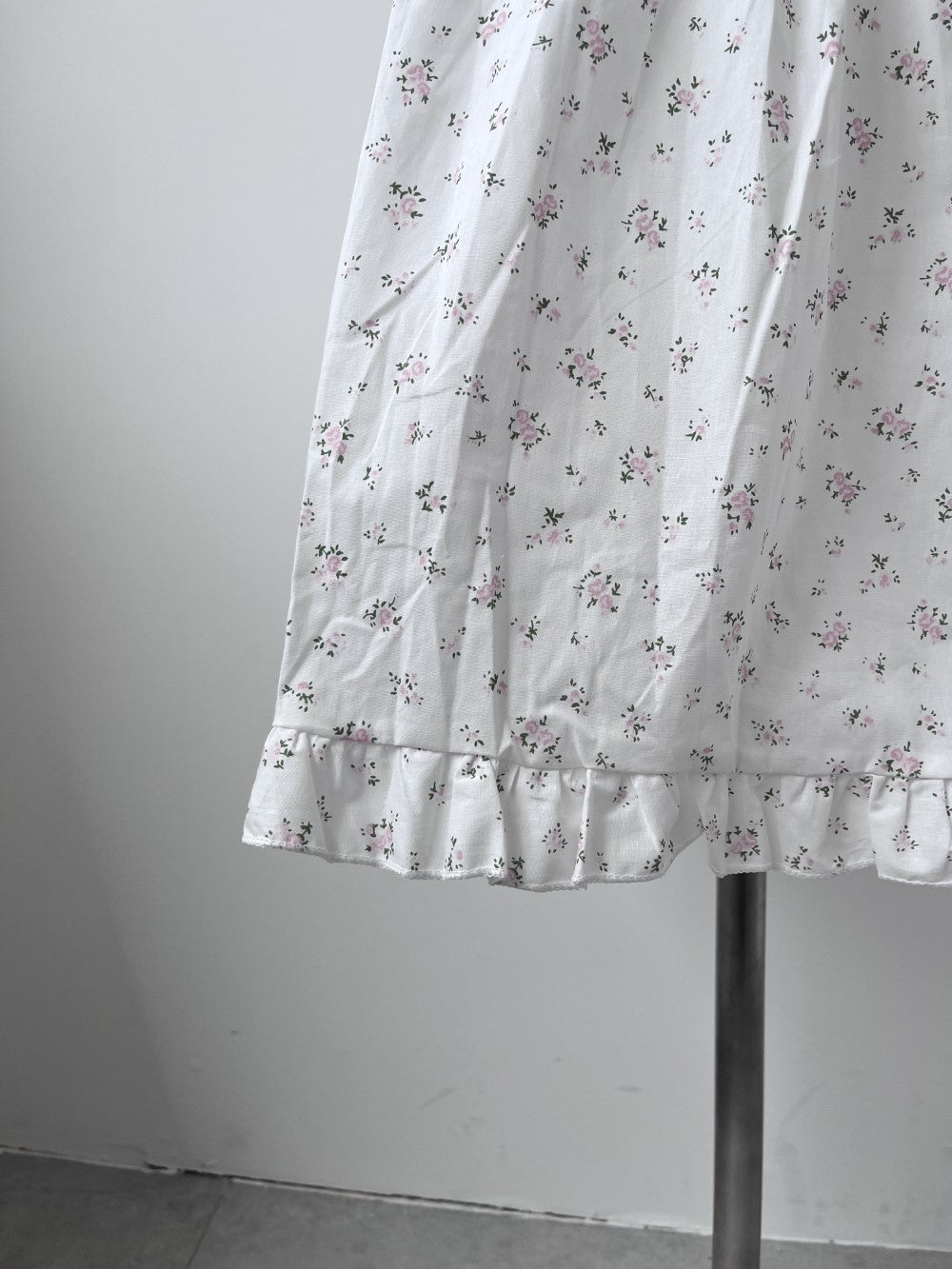 <SL2242645> fancy flower skirt
