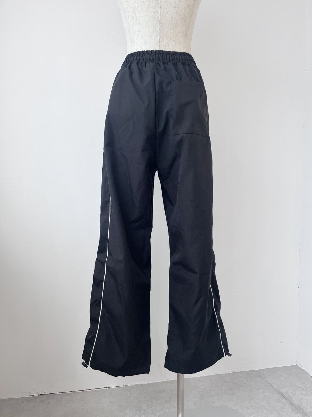 <GR2242527> サイドラインジャージパンツ