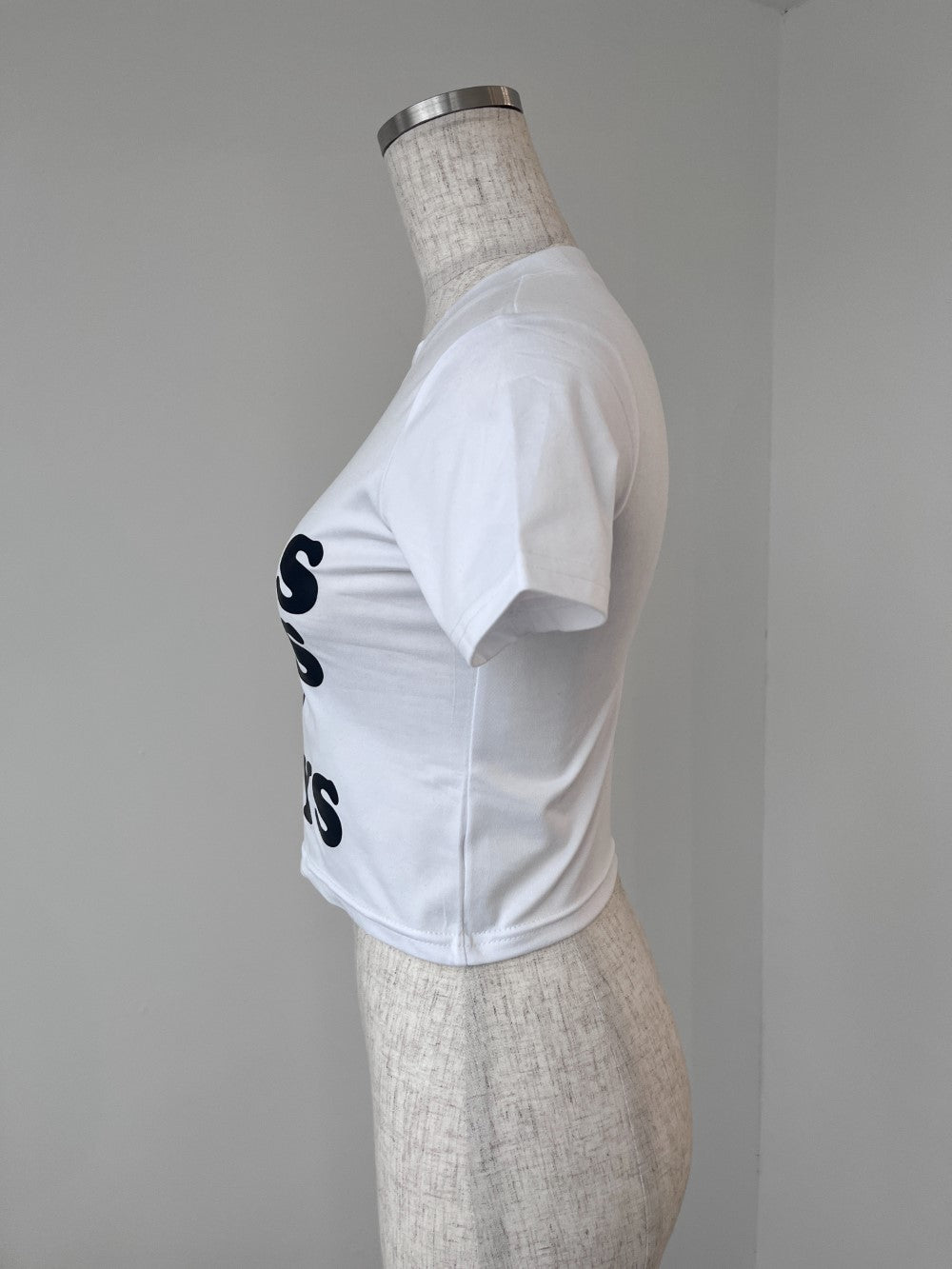 <LE2242926> ロゴクロップドTシャツ