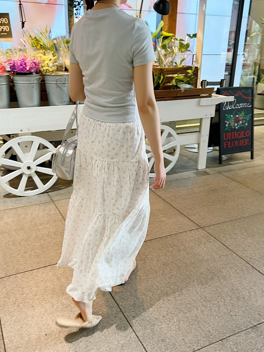 <SL2242645> fancy flower skirt
