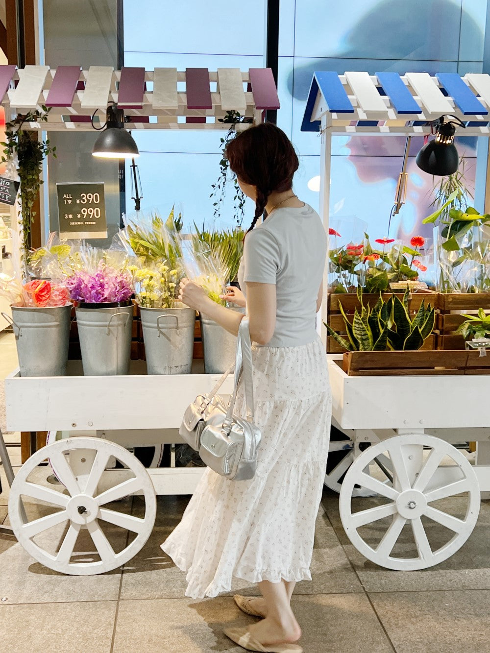 <SL2242645> fancy flower skirt