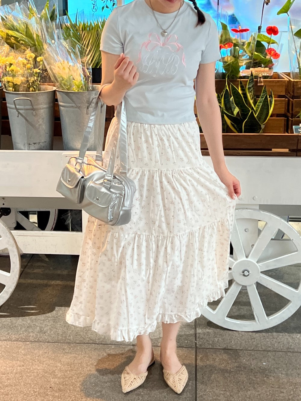 <SL2242645> fancy flower skirt
