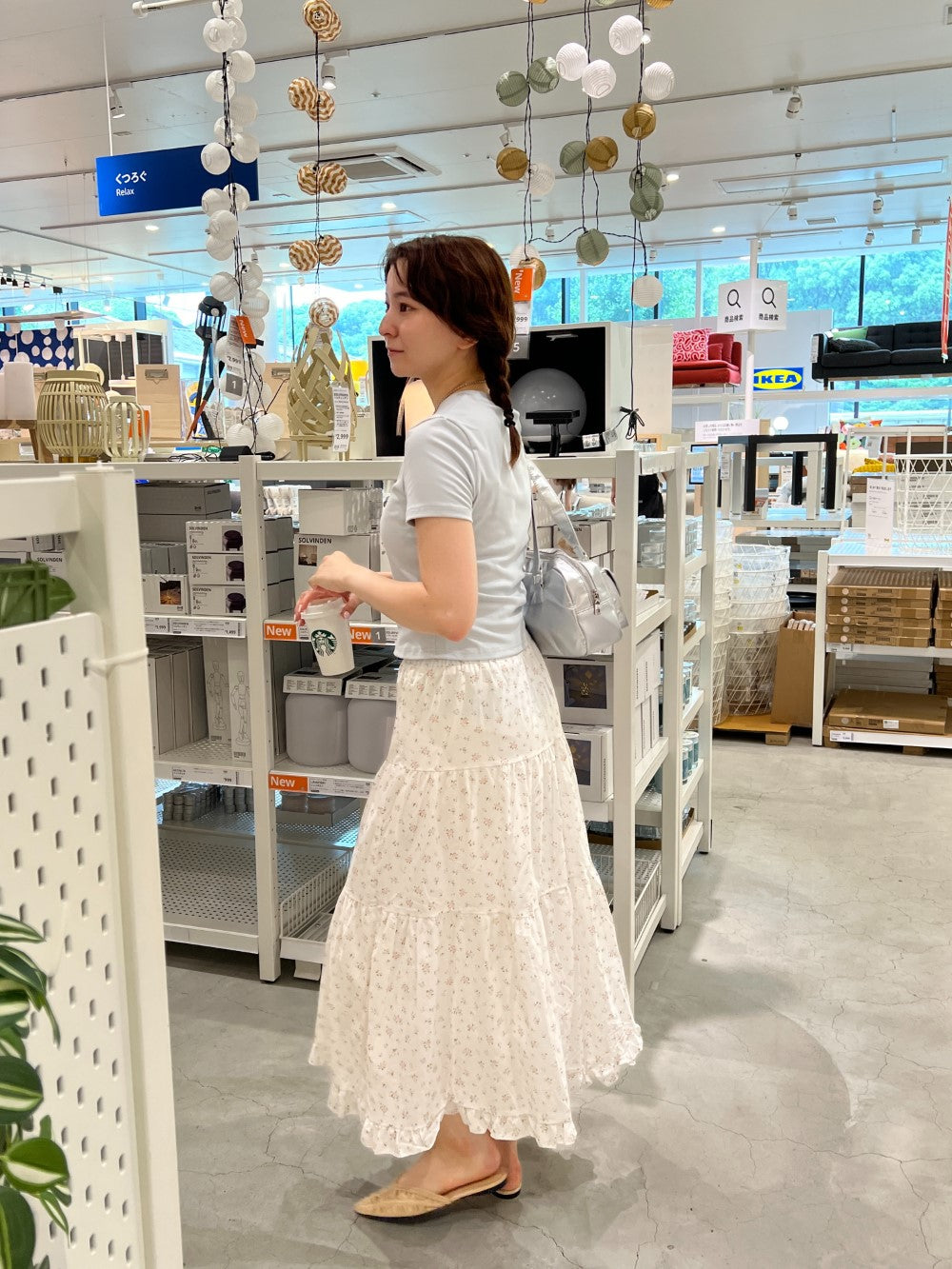 <SL2242645> fancy flower skirt