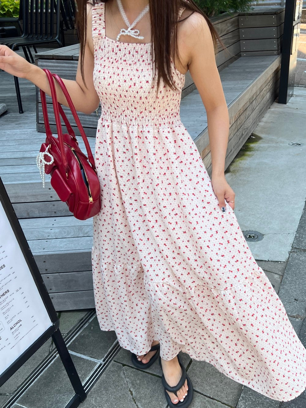 <SL2242658> 小花柄シャーリングロングワンピース