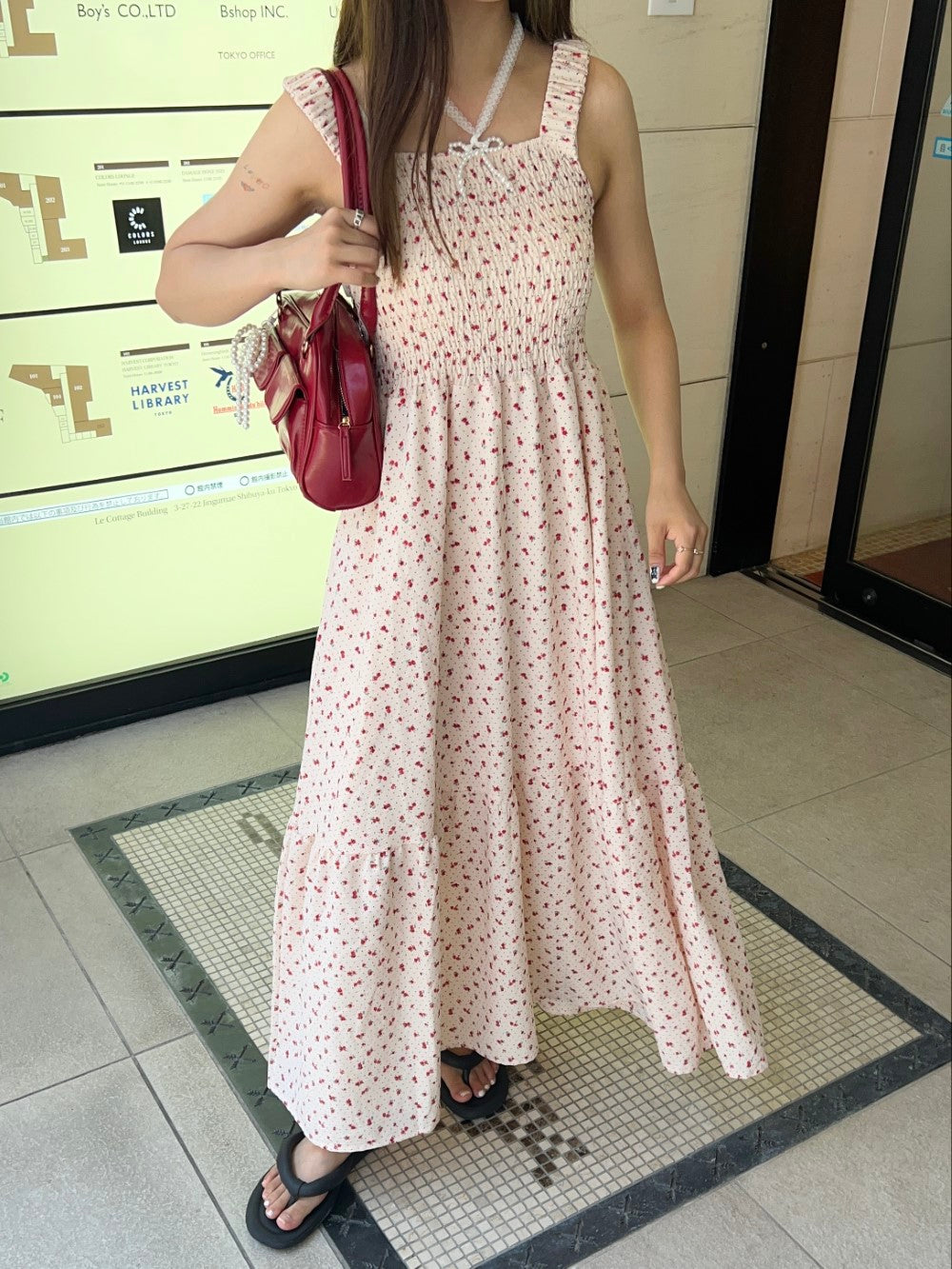 <SL2242658> 小花柄シャーリングロングワンピース