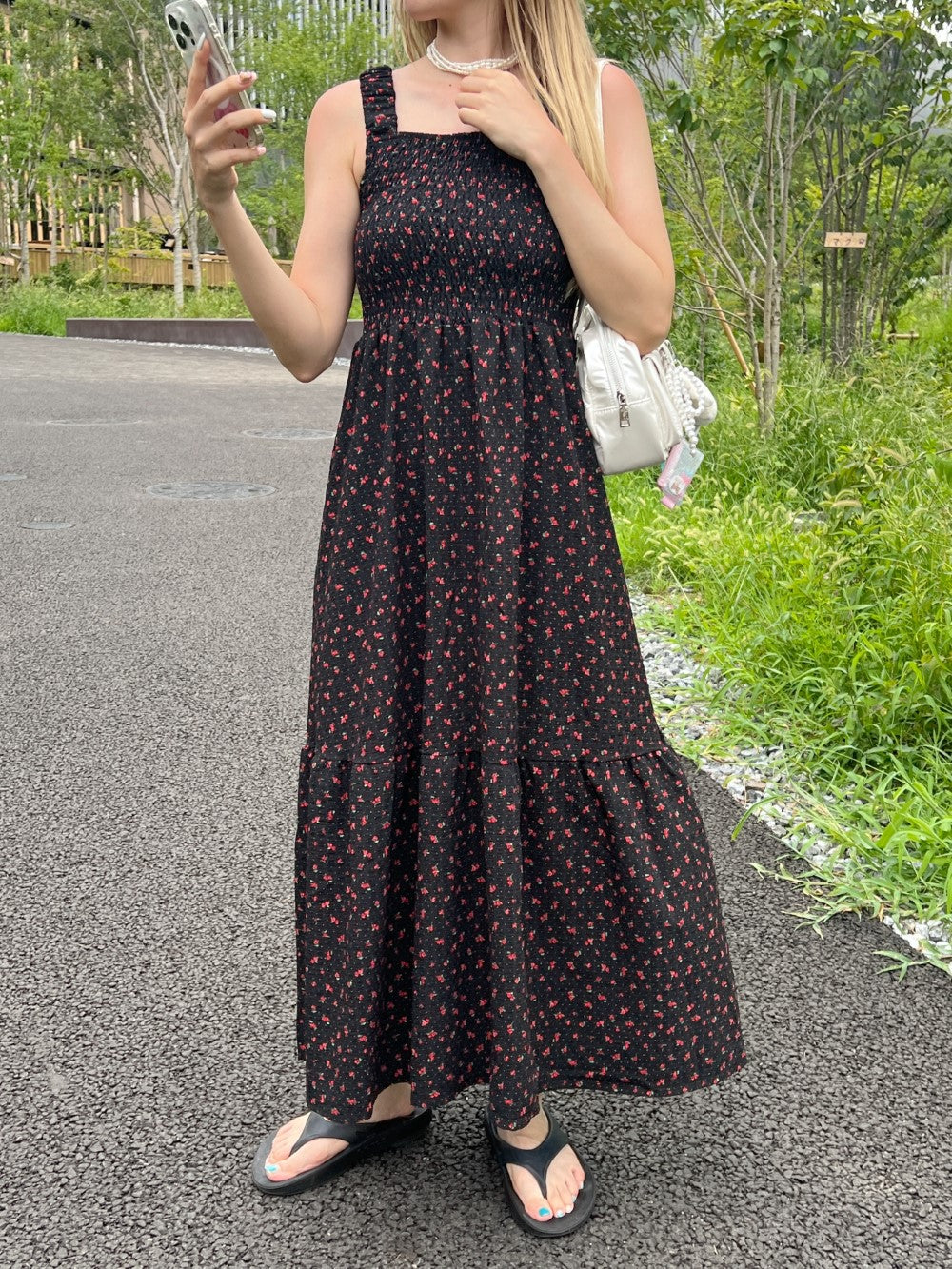 <SL2242658> 小花柄シャーリングロングワンピース