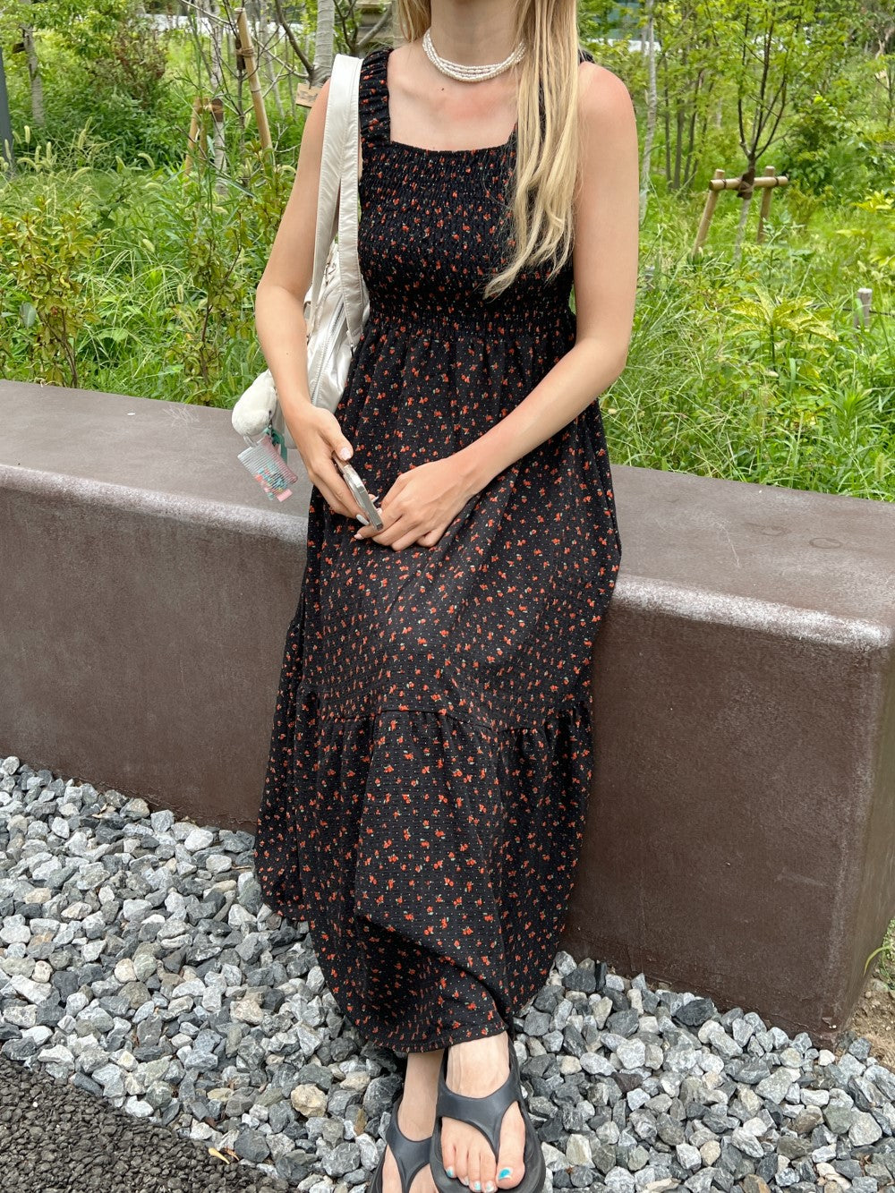 <SL2242658> 小花柄シャーリングロングワンピース