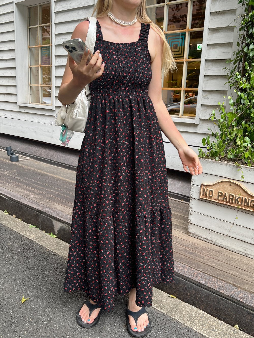 <SL2242658> 小花柄シャーリングロングワンピース