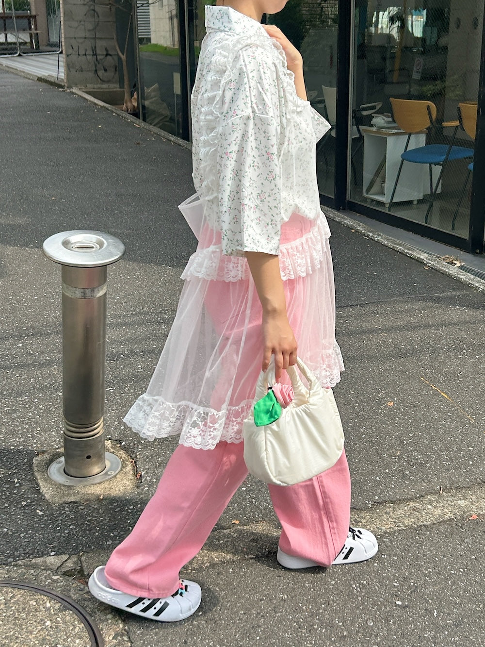 <SL2243607> フラワールーズシャツ