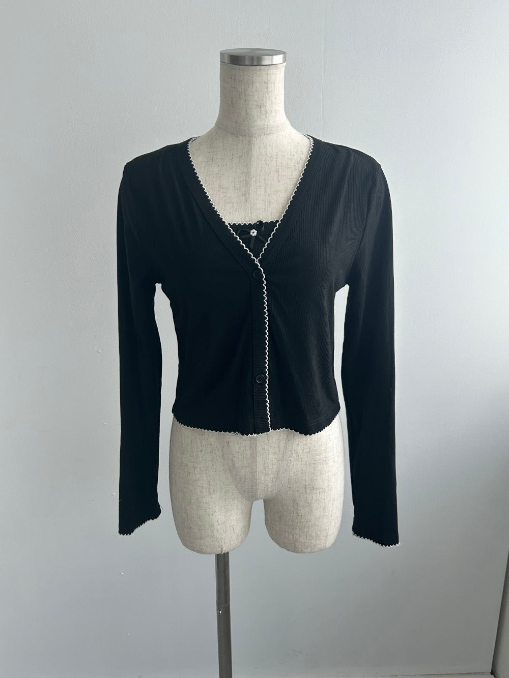 <SL2243668> ribbon point ensemble