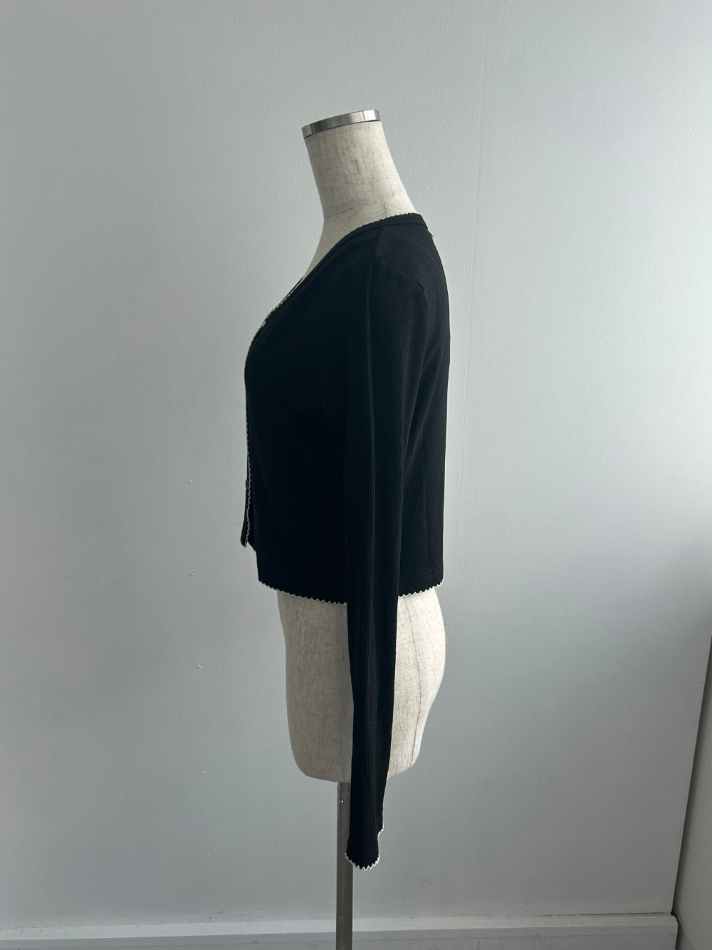 <SL2243668> ribbon point ensemble