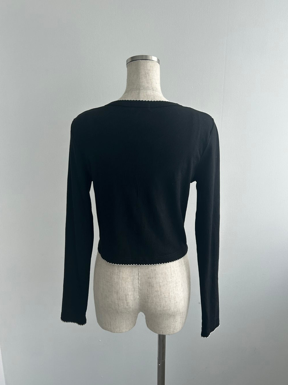 <SL2243668> ribbon point ensemble