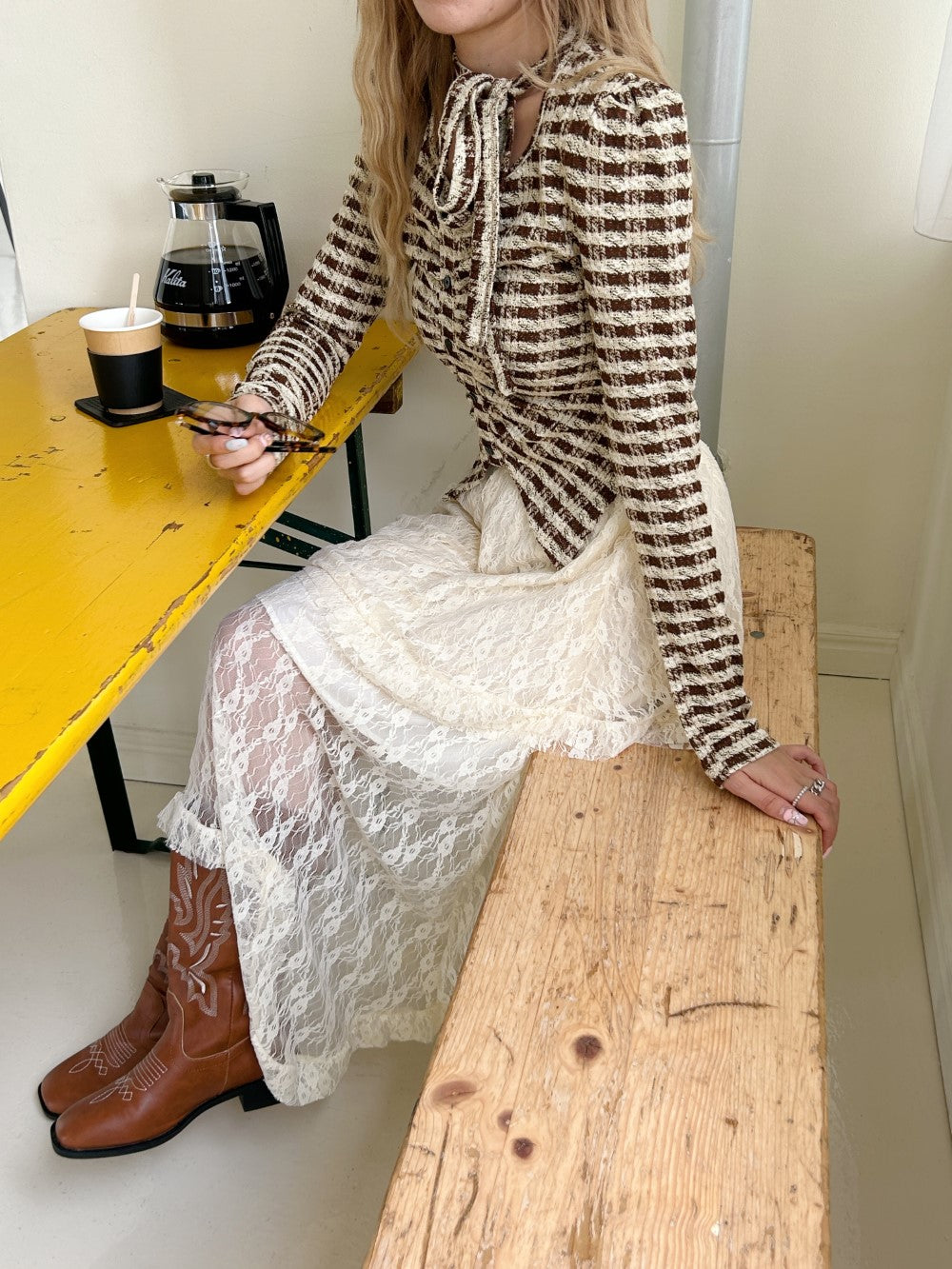 <SL2243682> ribbon choker check tops