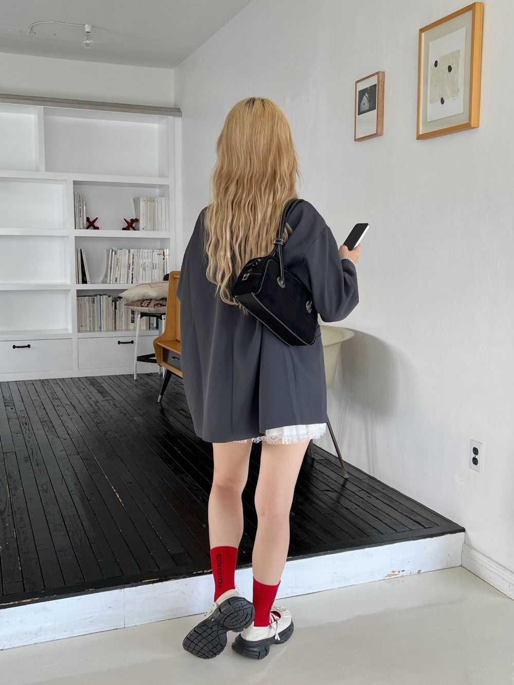<SL1243604> suede shoulder bag