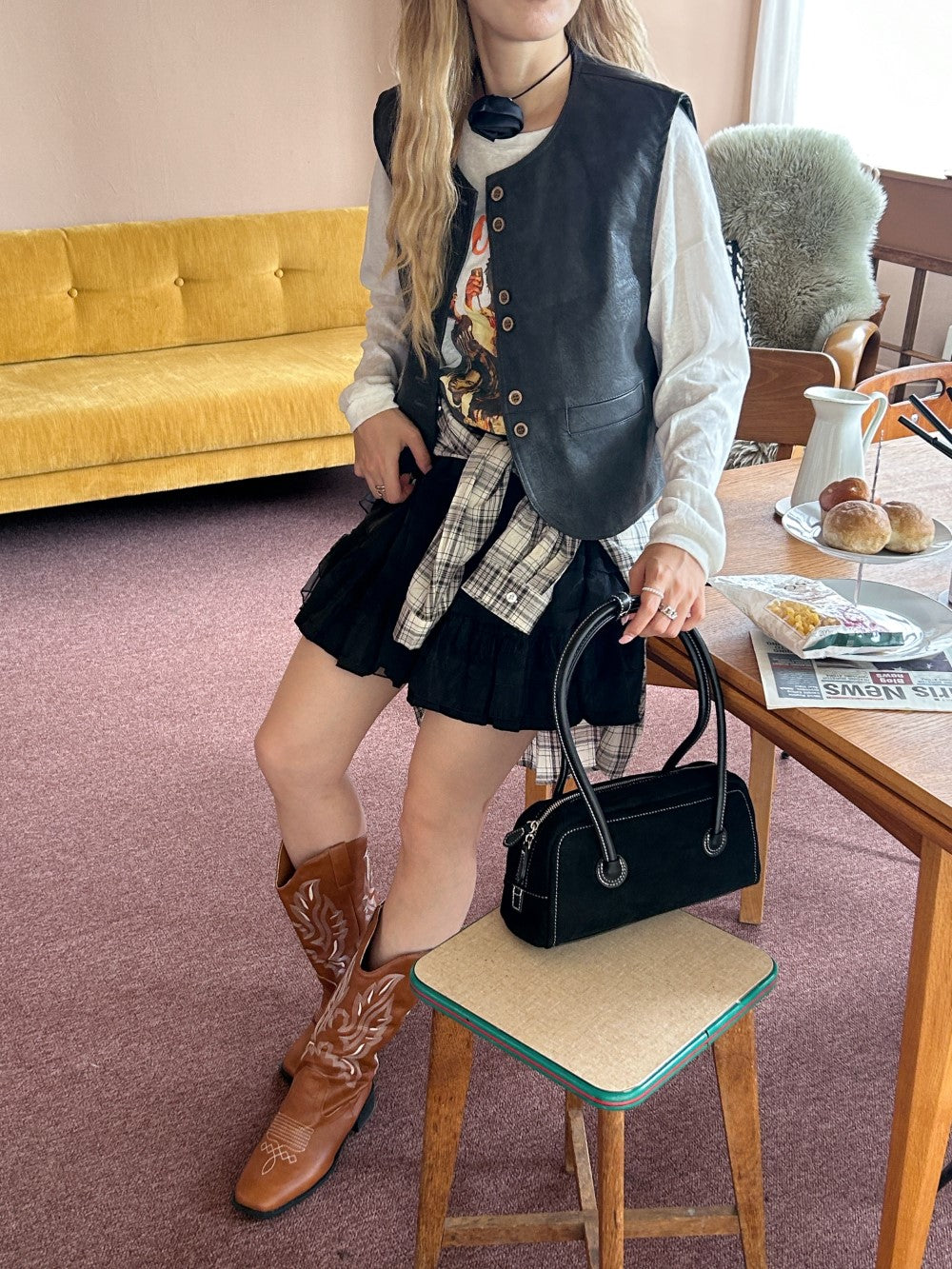 <SL1243604> suede shoulder bag